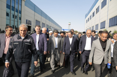 بازدید وزیر صمت و استاندار آذربایجانغربی از واحد تولیدی و صنعتی محورسازان چیچست بازدید وزیر صمت و استاندار آذربایجانغربی از واحد تولیدی و صنعتی محورسازان چیچست