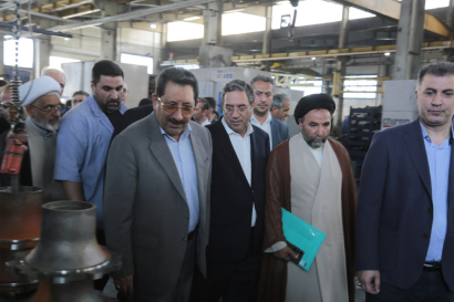 بازدید وزیر صمت و استاندار آذربایجانغربی از واحد تولیدی و صنعتی محورسازان چیچست بازدید وزیر صمت و استاندار آذربایجانغربی از واحد تولیدی و صنعتی محورسازان چیچست