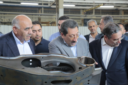 بازدید وزیر صمت و استاندار آذربایجانغربی از واحد تولیدی و صنعتی محورسازان چیچست بازدید وزیر صمت و استاندار آذربایجانغربی از واحد تولیدی و صنعتی محورسازان چیچست